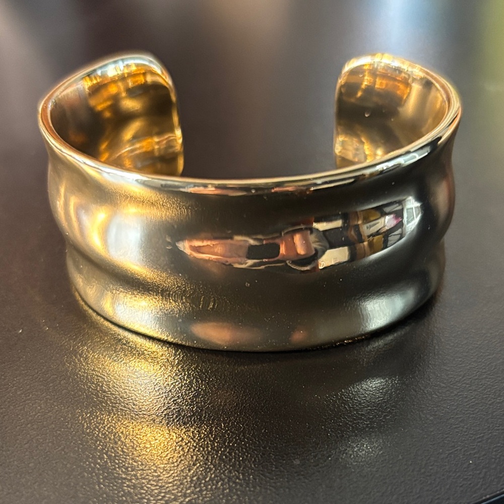 NWOT Heavy Gold Tone Wavy Ann Taylor Statement Cuff Bracelet